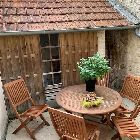 Private House With A View On Bayeux's Cathedrale *